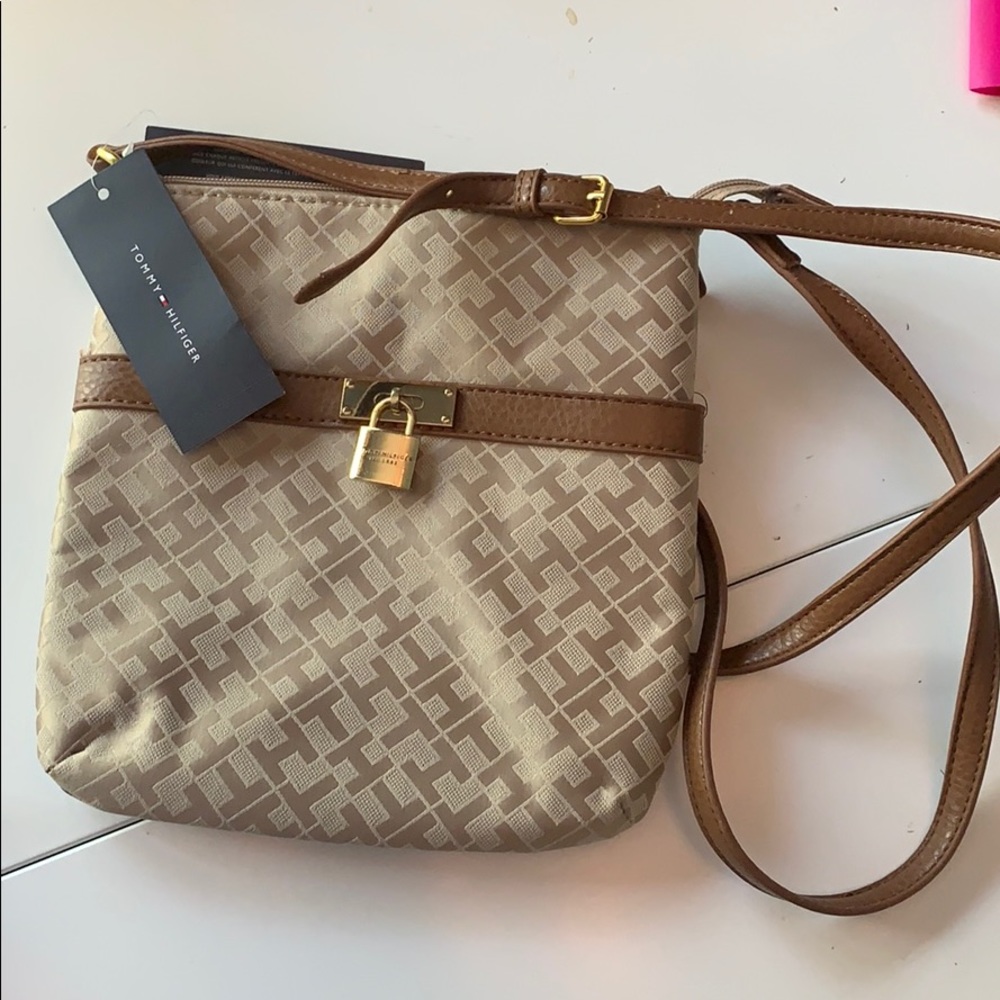 Tommy Hilfiger Locket Cross Body Bag